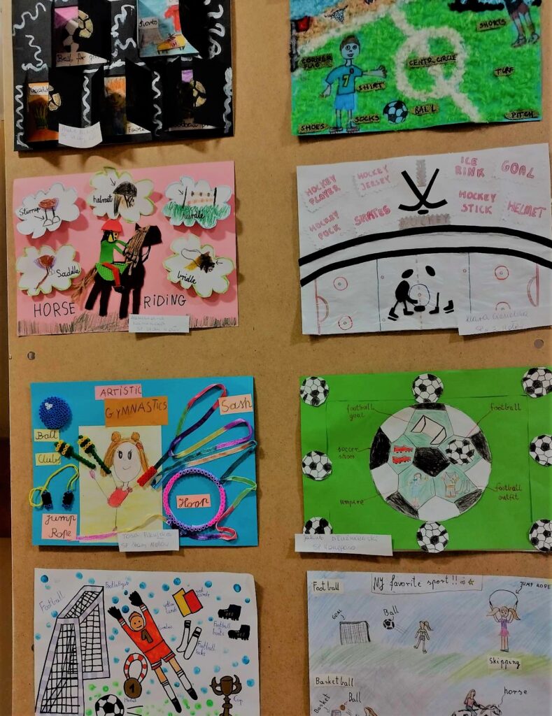 Na zdjęciu umieszczone są odręcznie wykonane kolorowe prace uczniów klas I-III przedstawiające ulubiony sport