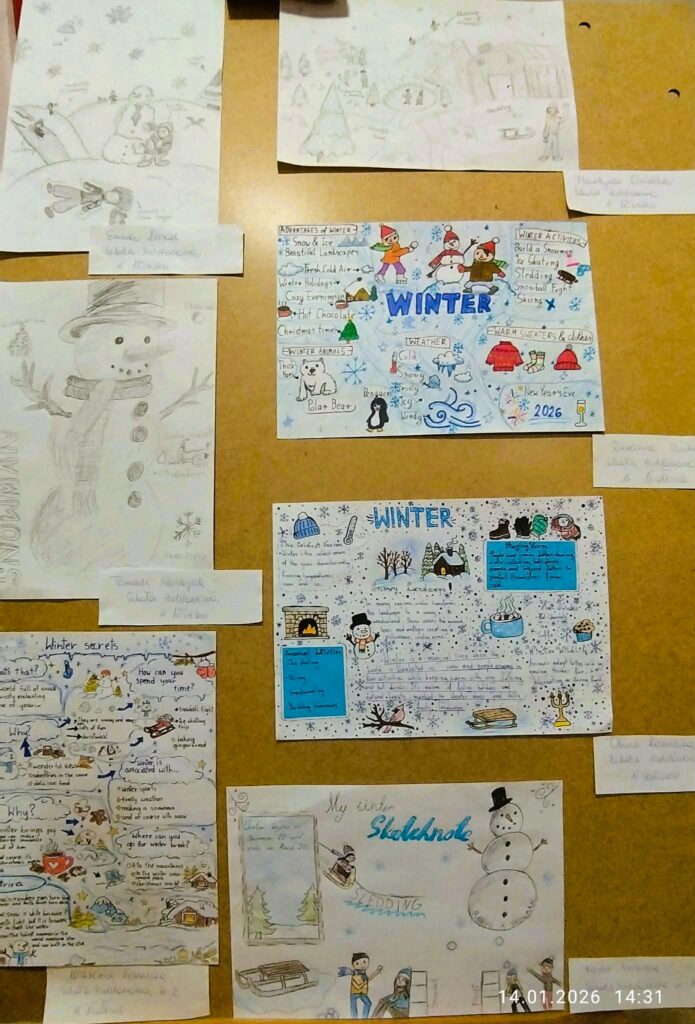 Na zdjęciach umieszczone są odręcznie wykonane kolorowe prace uczniów klas IV-VI szkól podstawowych na temat „MOJA ZIMOWA SKETCHNOTKA”
 